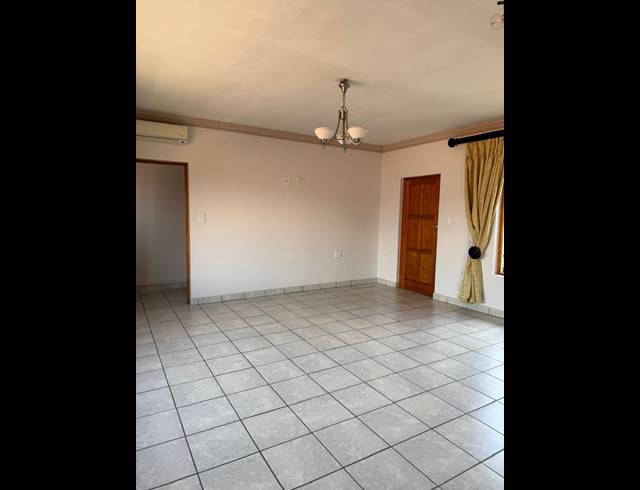 4 BEDROOM HOUSE FOR SALE IN BIRDWOOD ESTATE